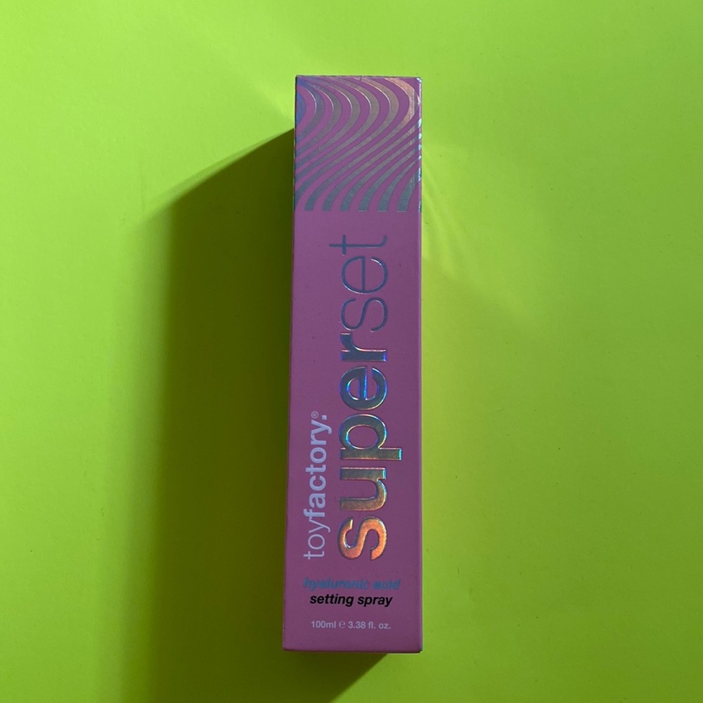 Makeup setting spray by toy factory